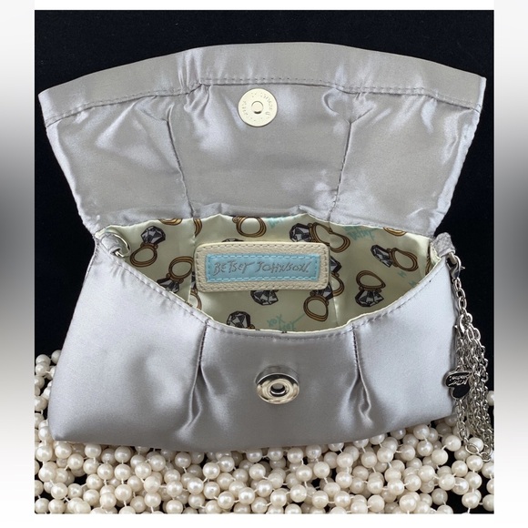 Betsey Johnson Silver Clutch with Rhinestone Bow Gray/Silver Satin with crystals - Picture 7 of 12